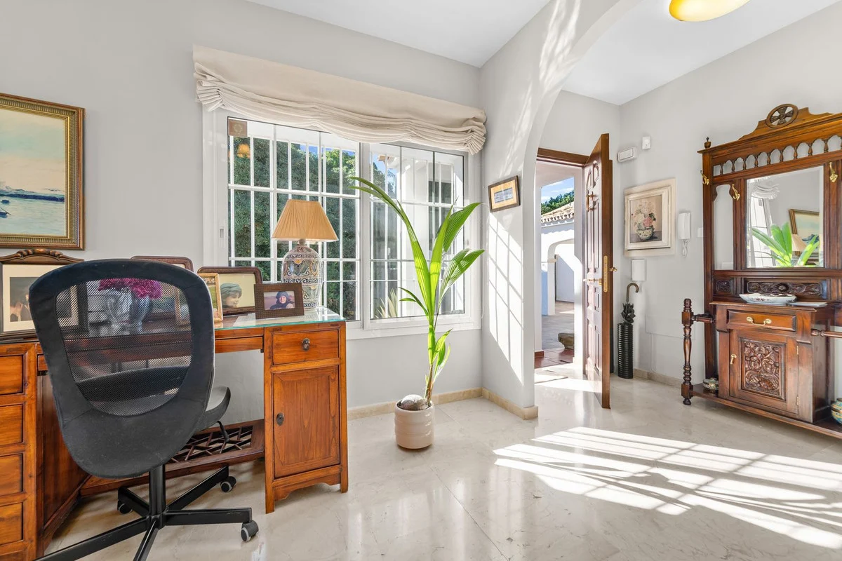 House - Detached Villa with 4 bedrooms