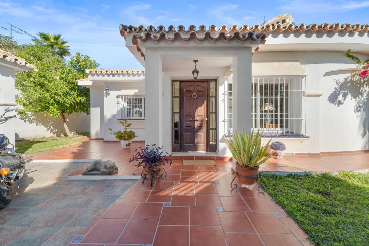 House - Detached Villa with 4 bedrooms