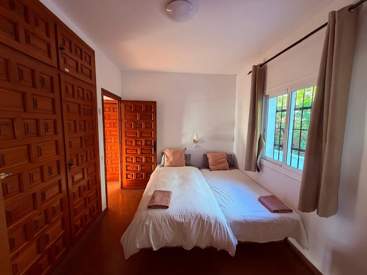 House - Detached Villa med 3 soverom