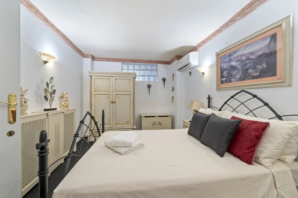 House - Detached Villa med 8 sovrum
