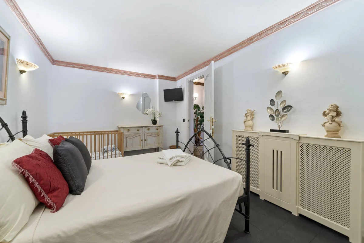 House - Detached Villa med 8 sovrum