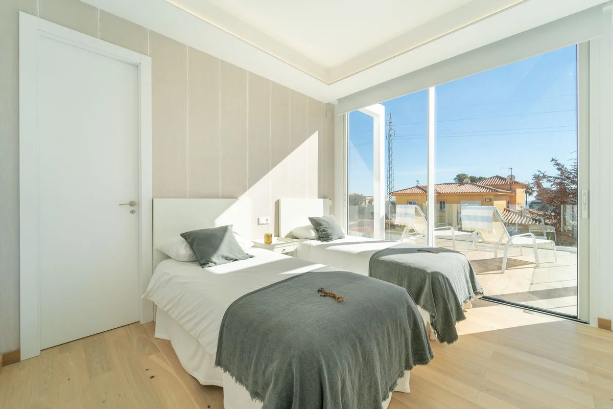 House - Detached Villa, 4 makuuhuonetta