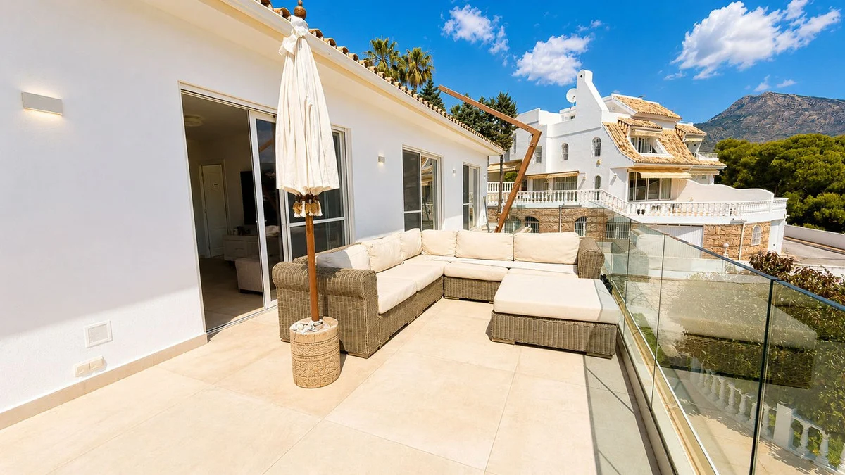 House - Detached Villa, 5 makuuhuonetta