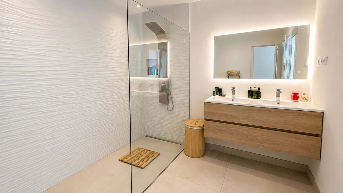 House - Detached Villa, 5 makuuhuonetta