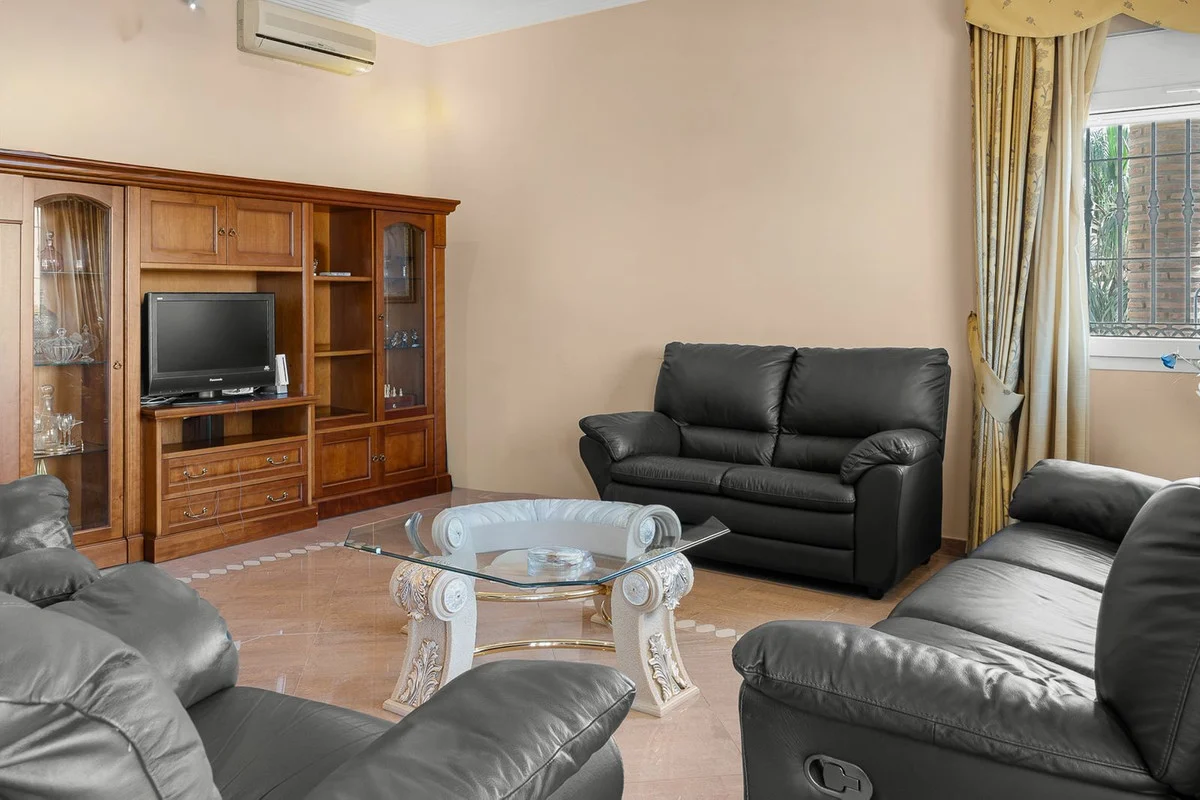 House - Detached Villa med 5 soverom