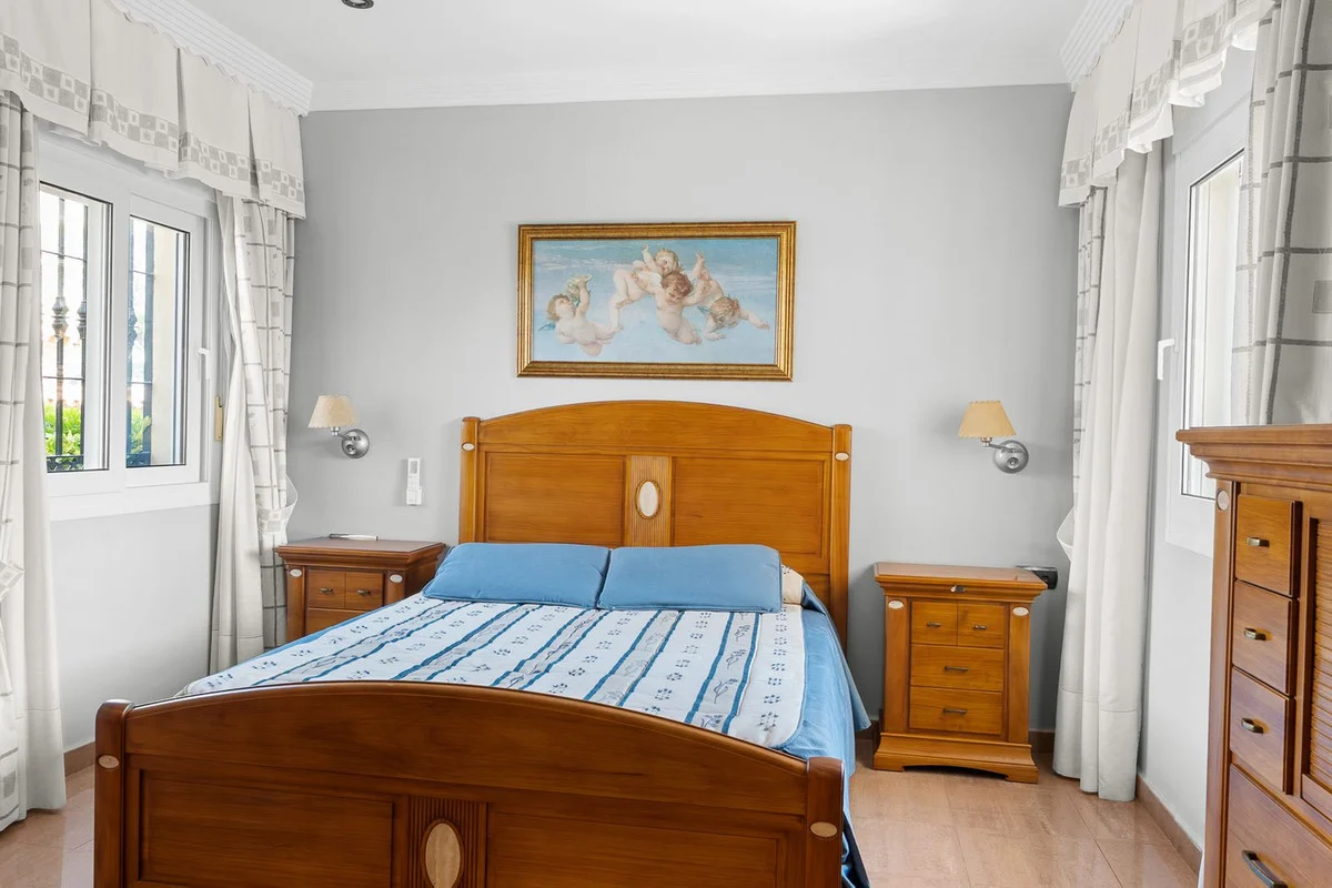 House - Detached Villa med 5 soverom