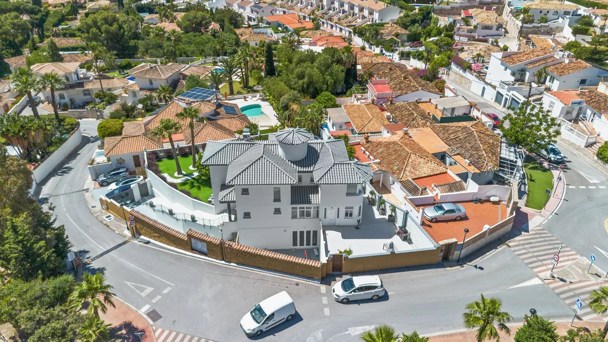 House - Detached Villa med 5 sovrum