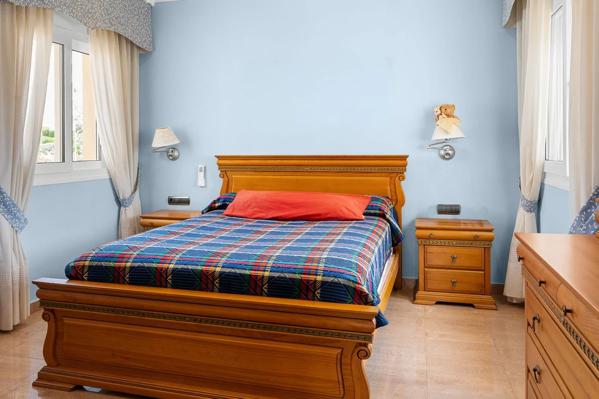 House - Detached Villa med 5 soverom