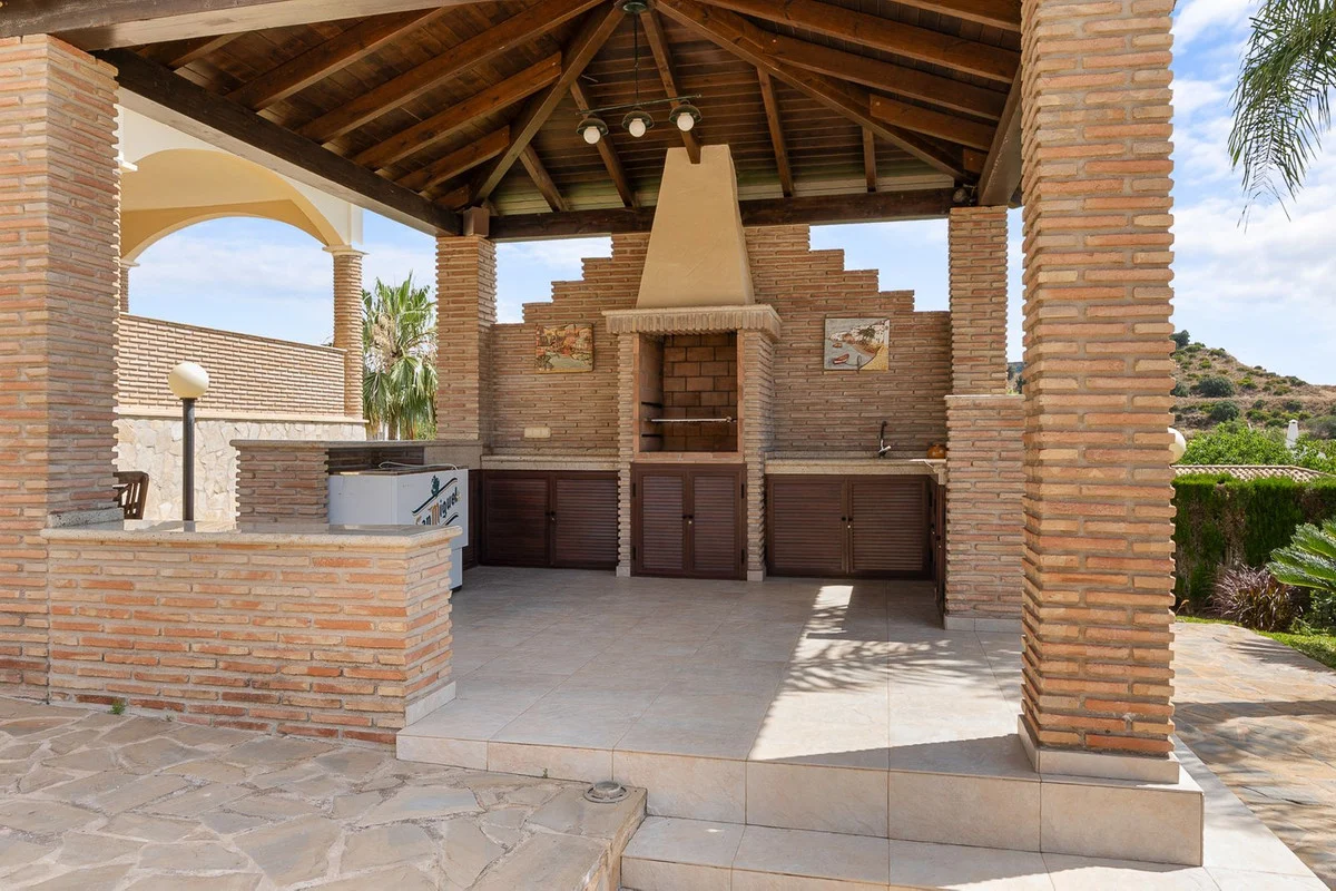 House - Detached Villa med 5 soverom