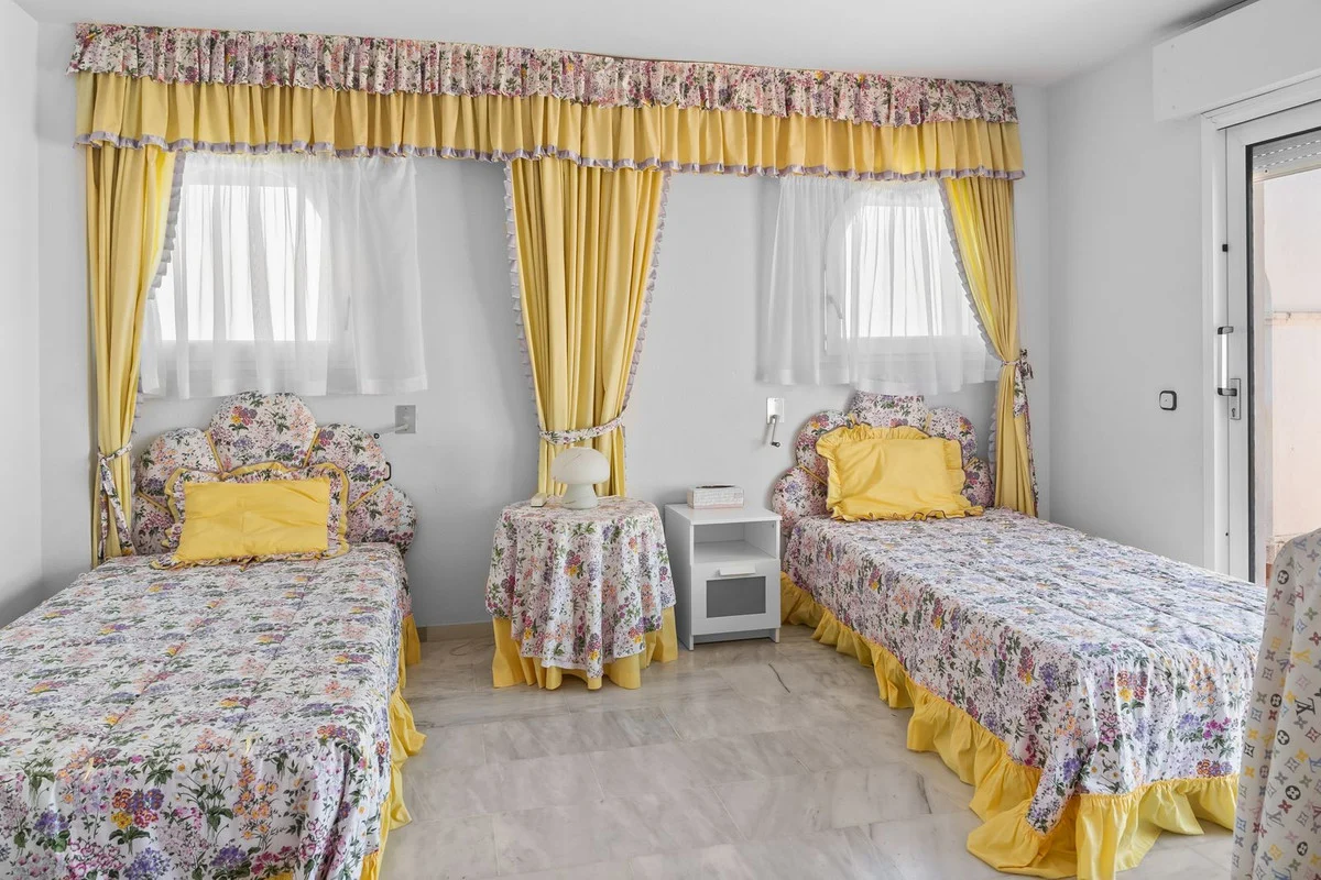 House - Detached Villa med 5 sovrum