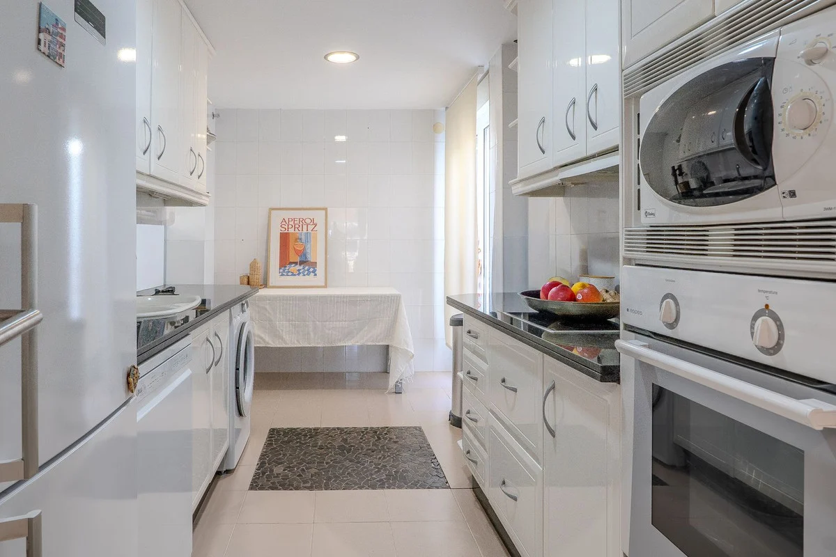 Apartment - Top Floor Apartment with 3 bedrooms
