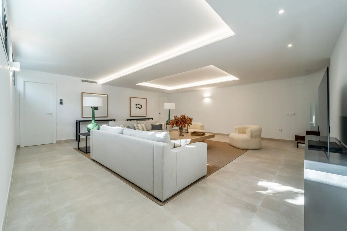 House - Detached Villa, 4 makuuhuonetta