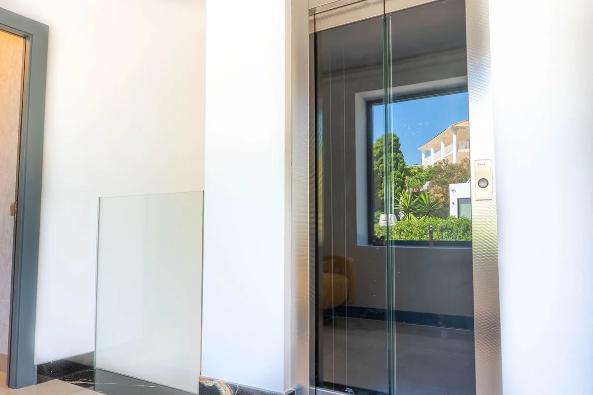House - Detached Villa with 7 bedrooms