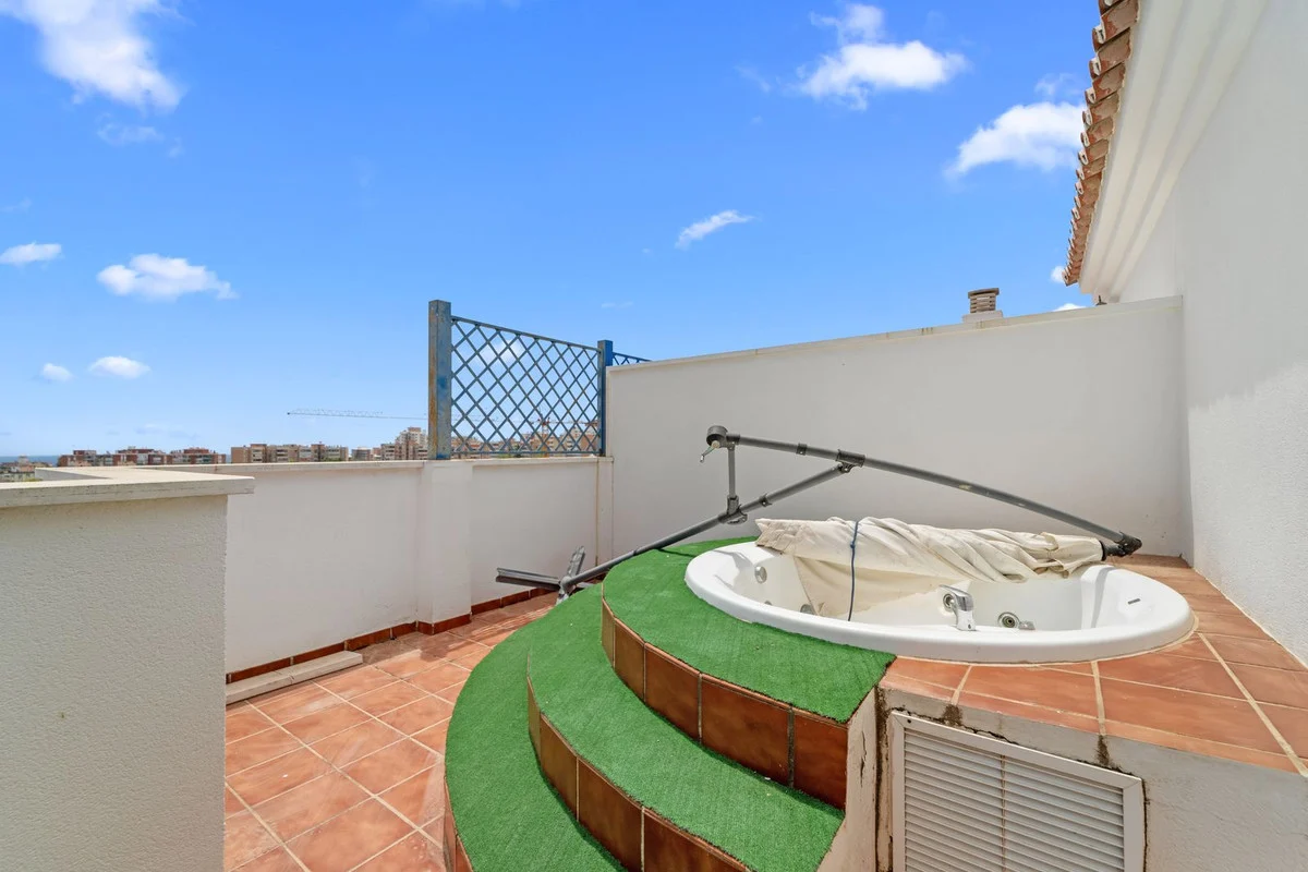 House - Townhouse, 4 makuuhuonetta