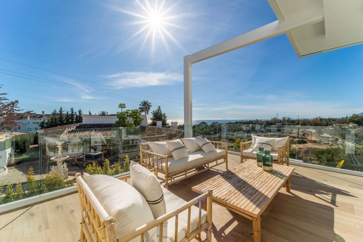 House - Detached Villa, 4 makuuhuonetta