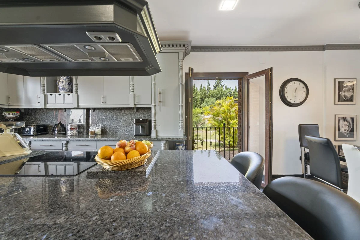 House - Detached Villa med 8 sovrum