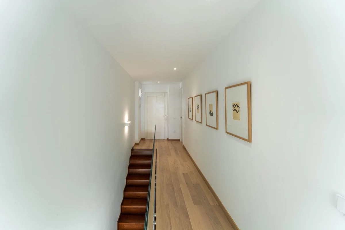House - Detached Villa, 4 makuuhuonetta