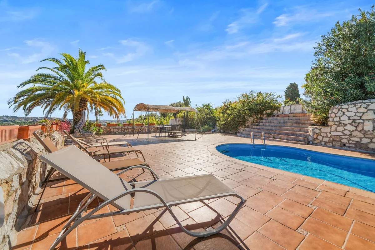 House - Detached Villa with 4 bedrooms
