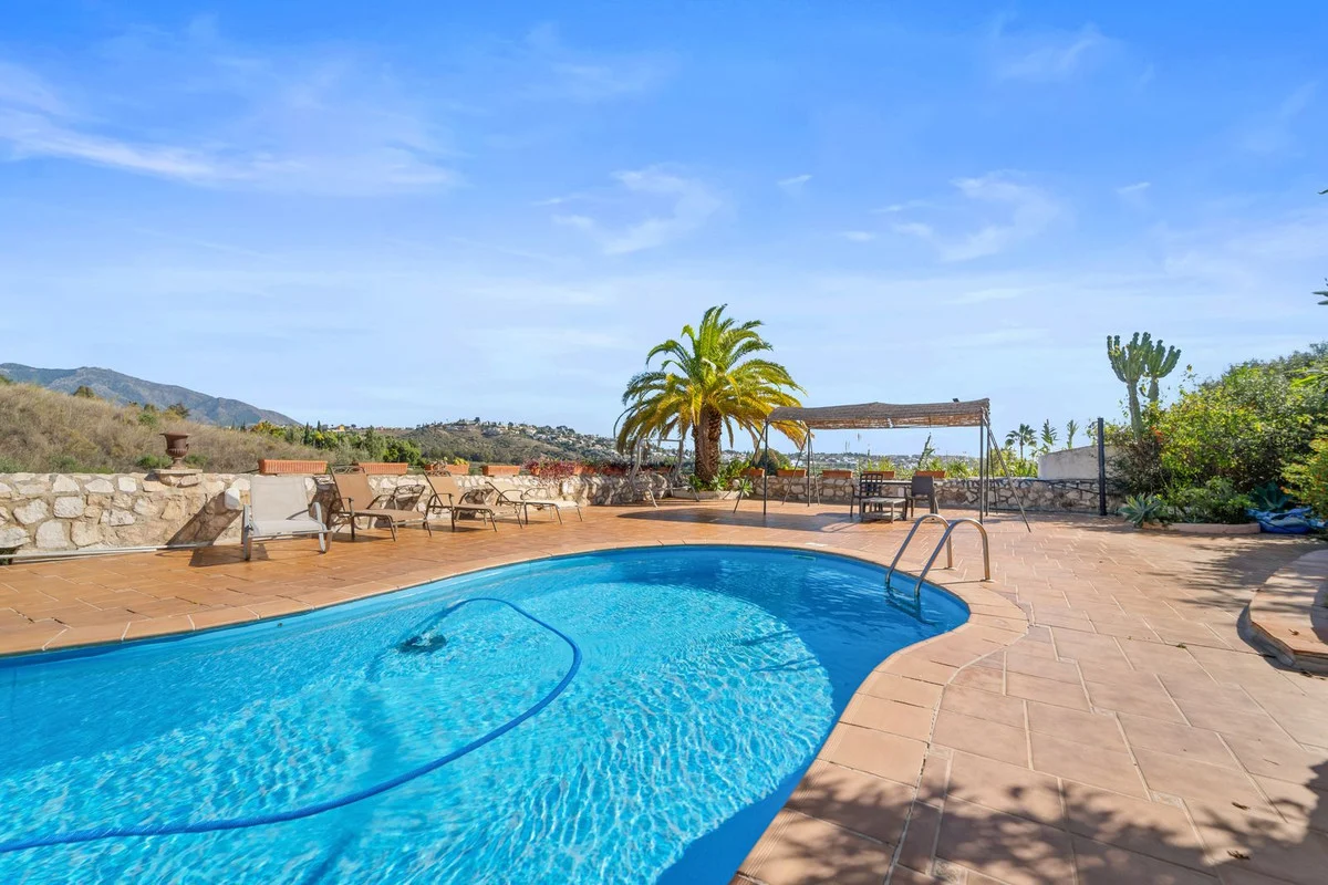 House - Detached Villa with 4 bedrooms