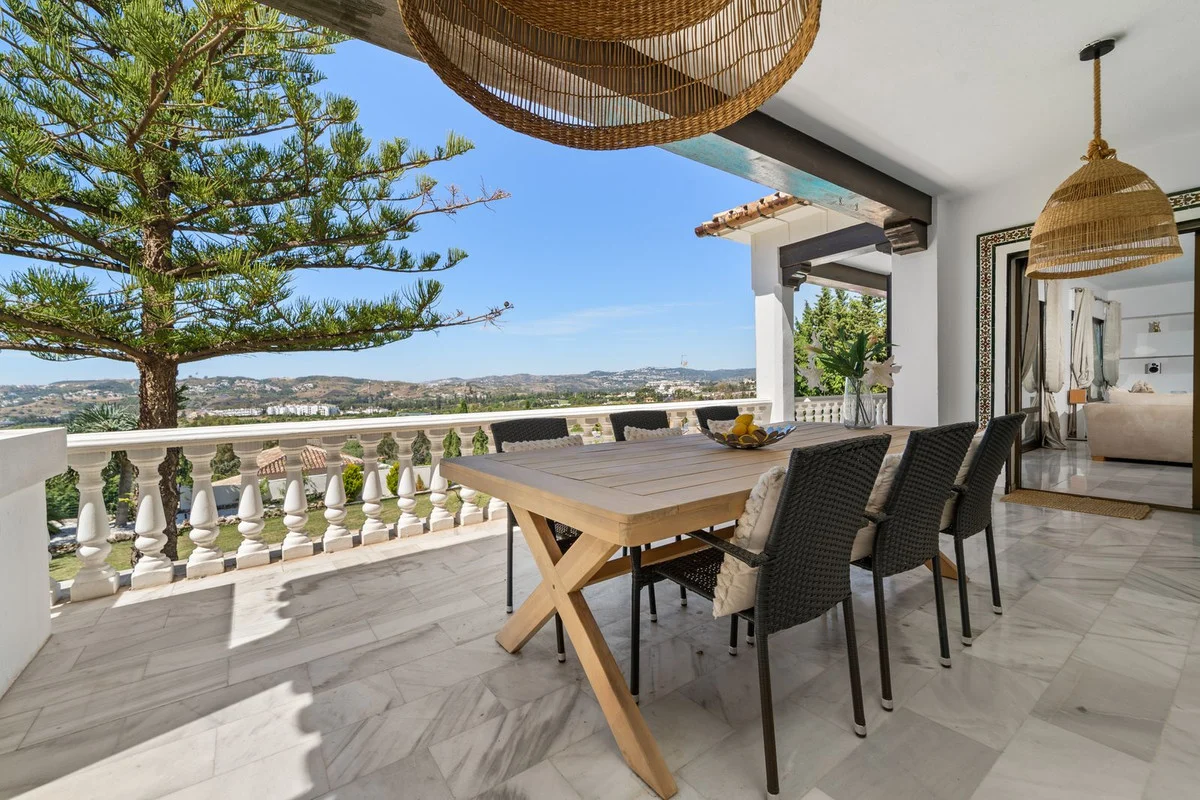 House - Detached Villa, 6 makuuhuonetta