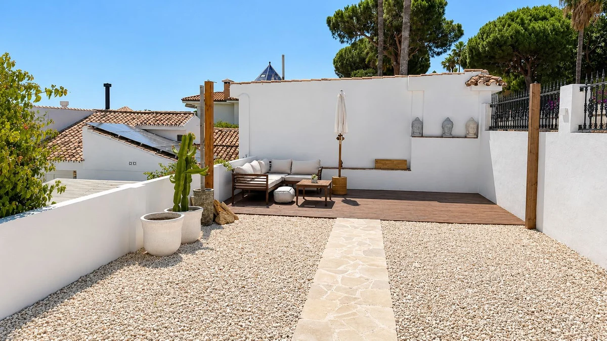 House - Detached Villa, 5 makuuhuonetta