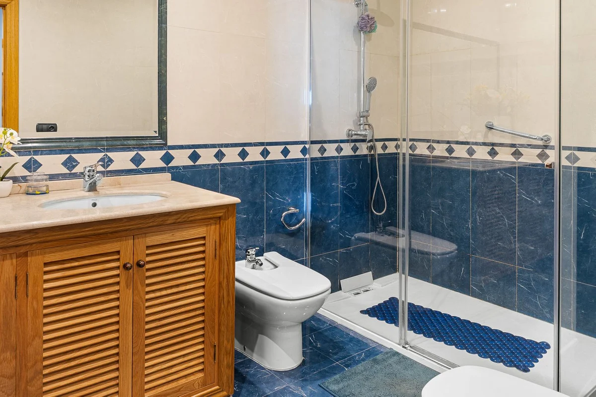 House - Detached Villa med 5 soverom
