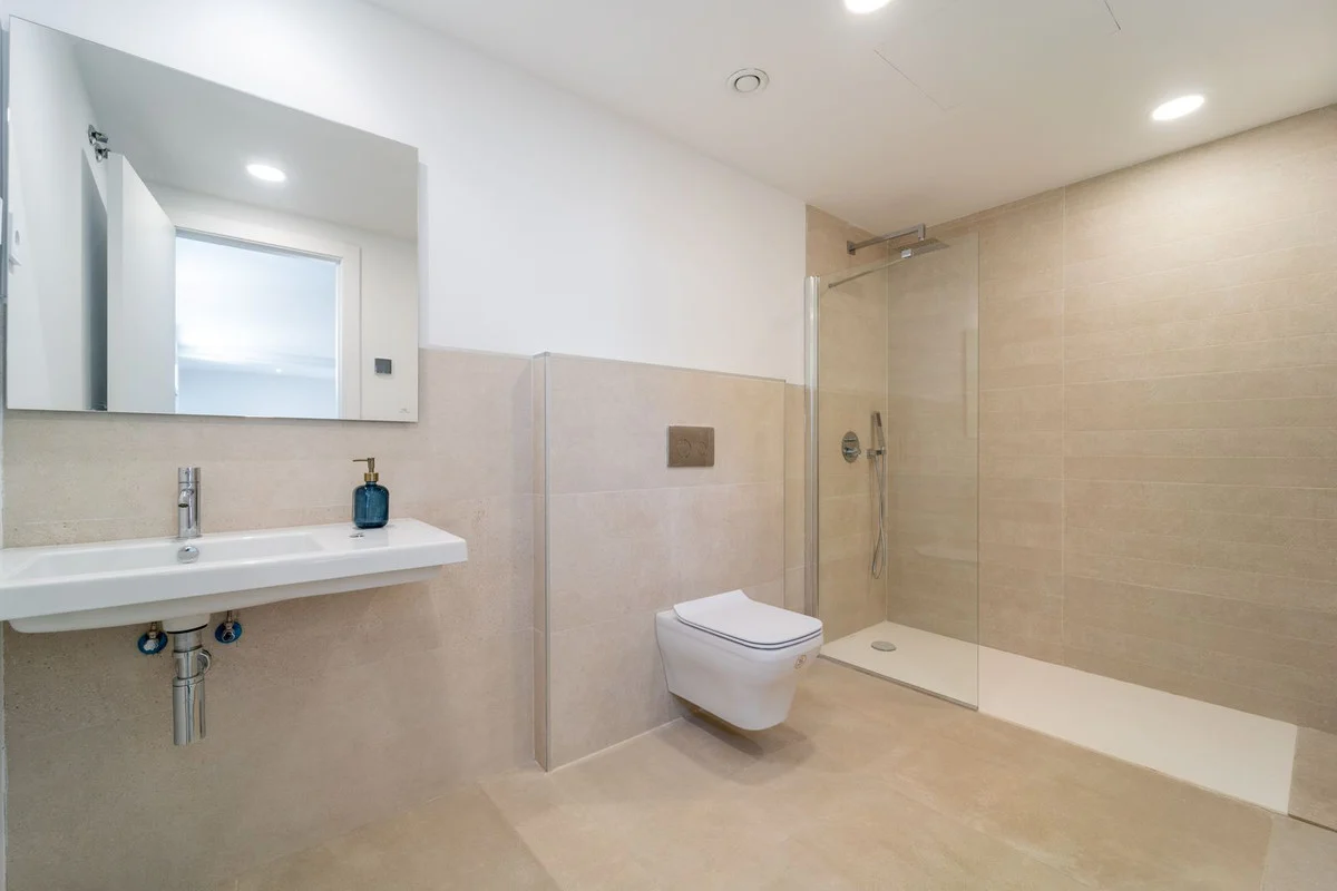 House - Detached Villa, 4 makuuhuonetta