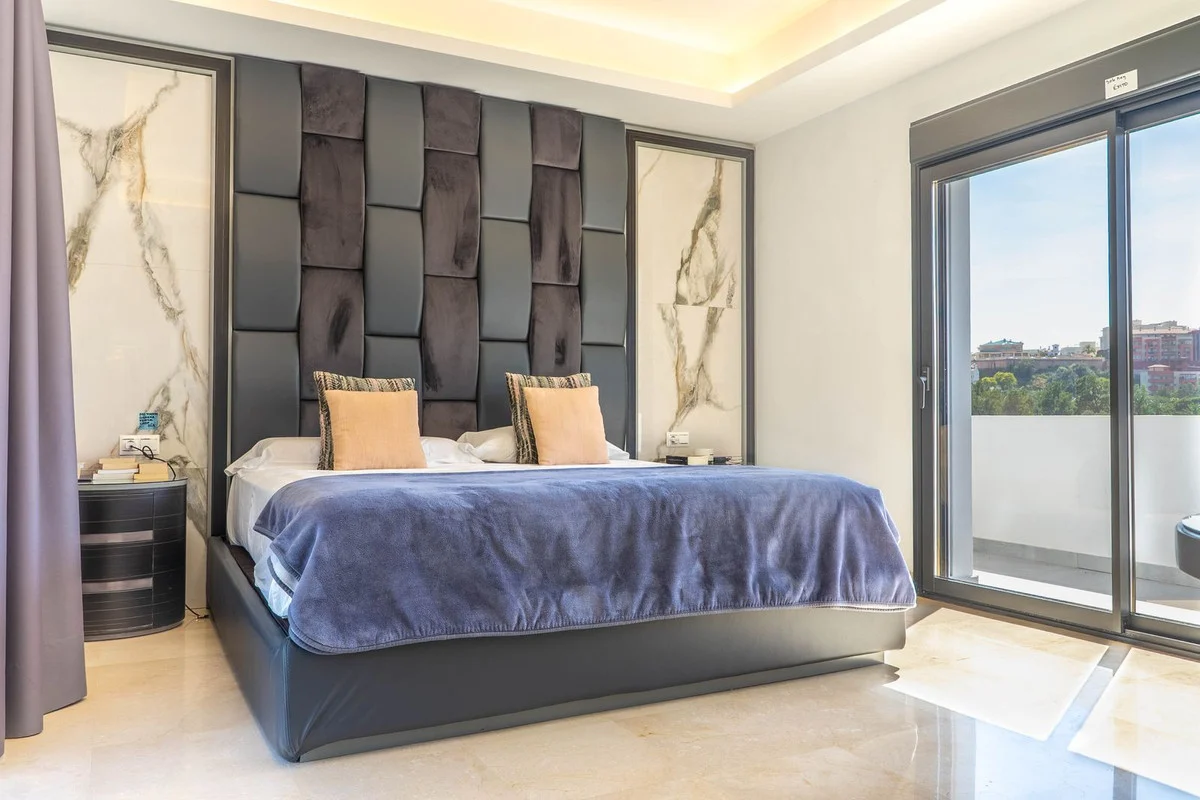 House - Detached Villa with 7 bedrooms