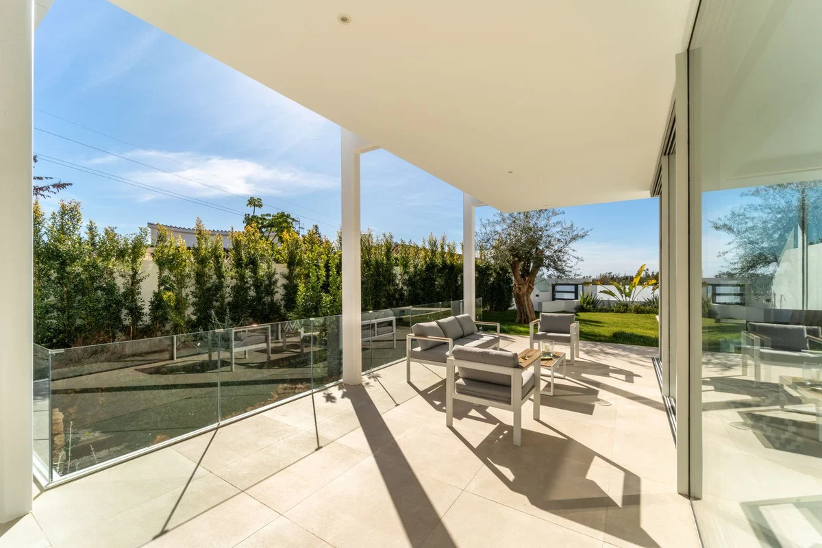 House - Detached Villa, 4 makuuhuonetta
