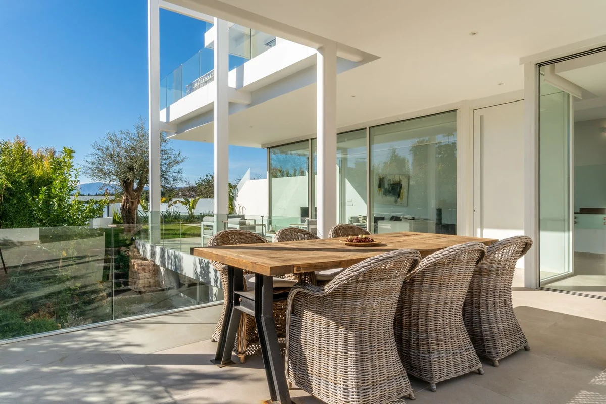 House - Detached Villa, 4 makuuhuonetta