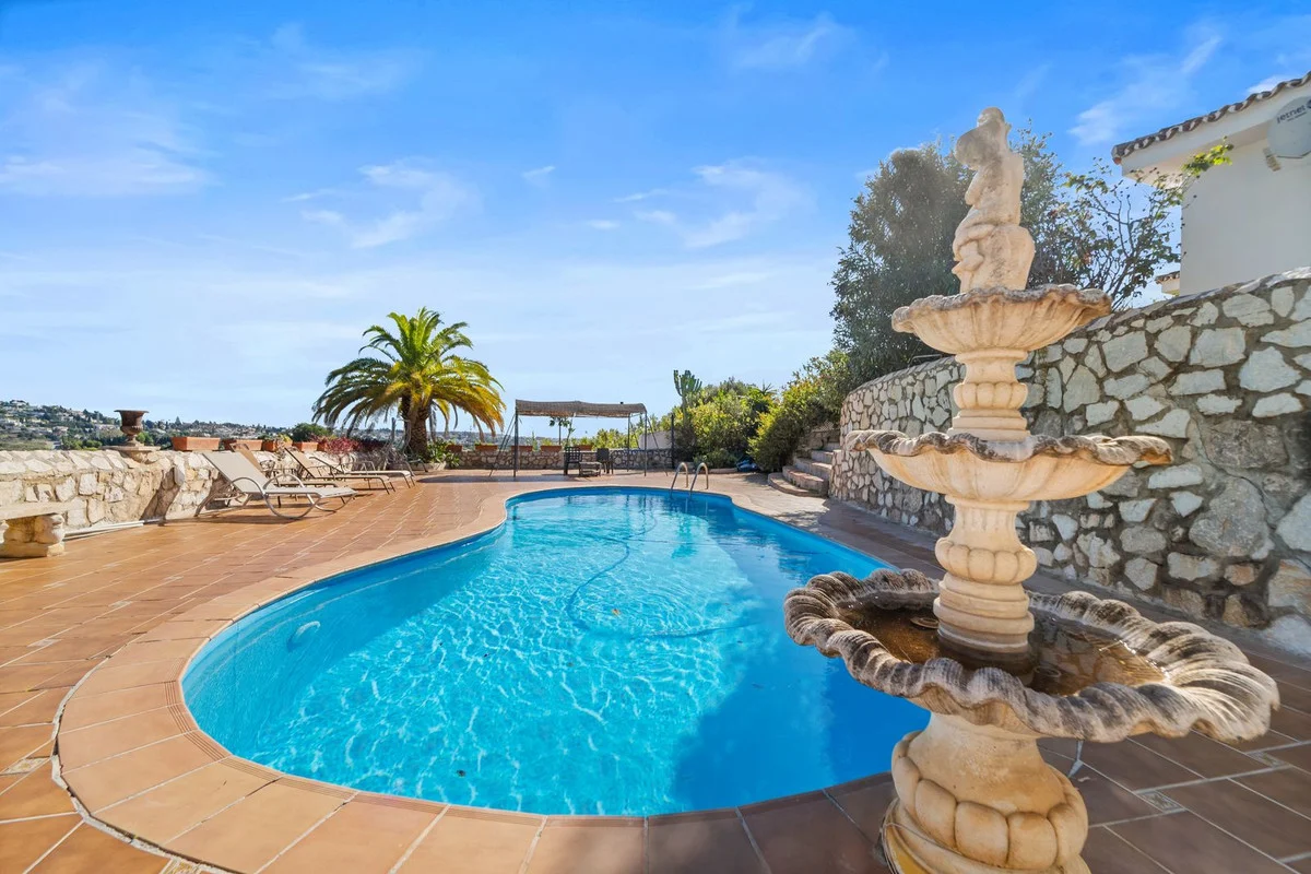 House - Detached Villa with 4 bedrooms