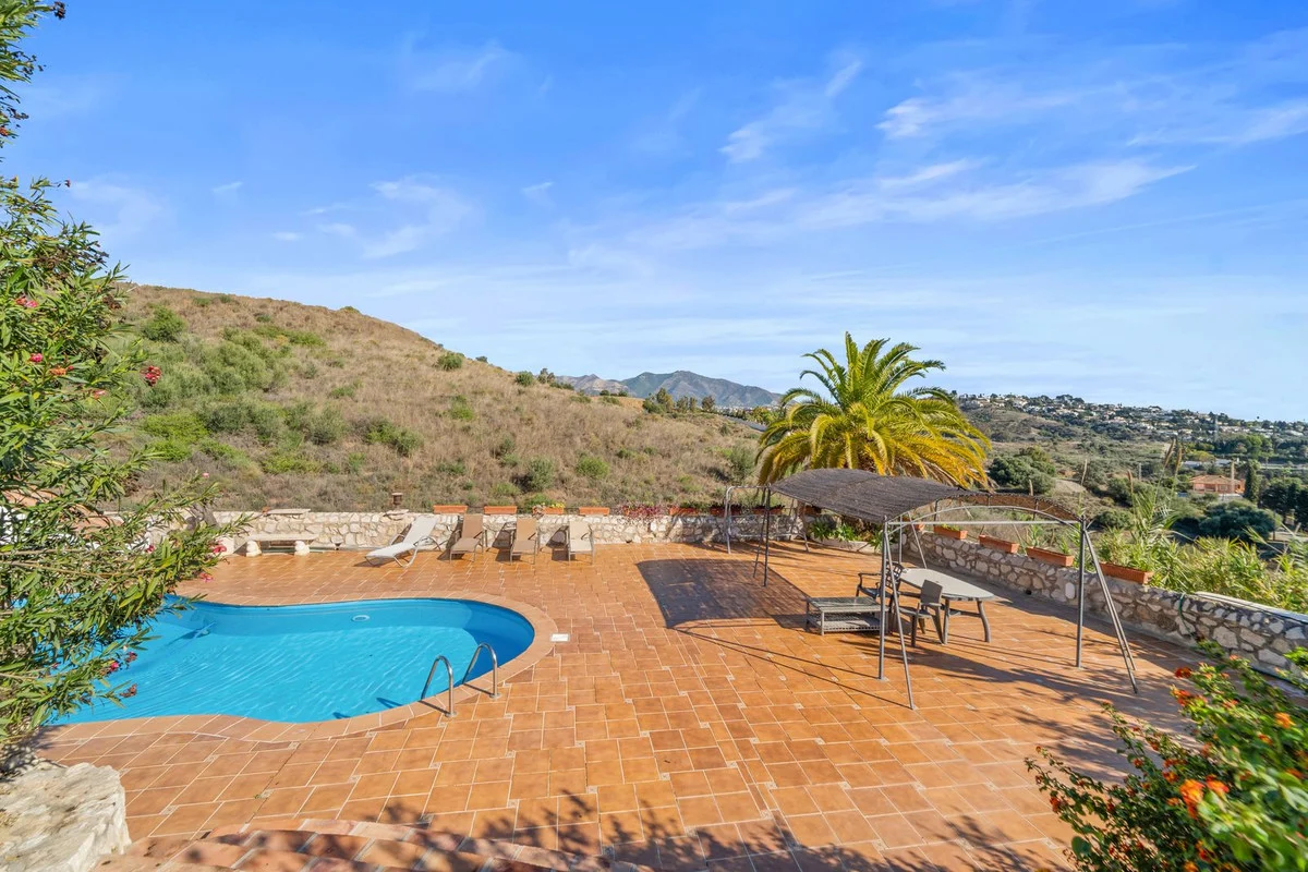 House - Detached Villa with 4 bedrooms