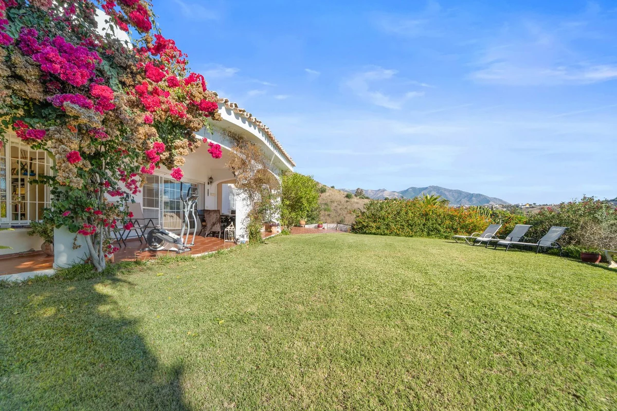 House - Detached Villa with 4 bedrooms
