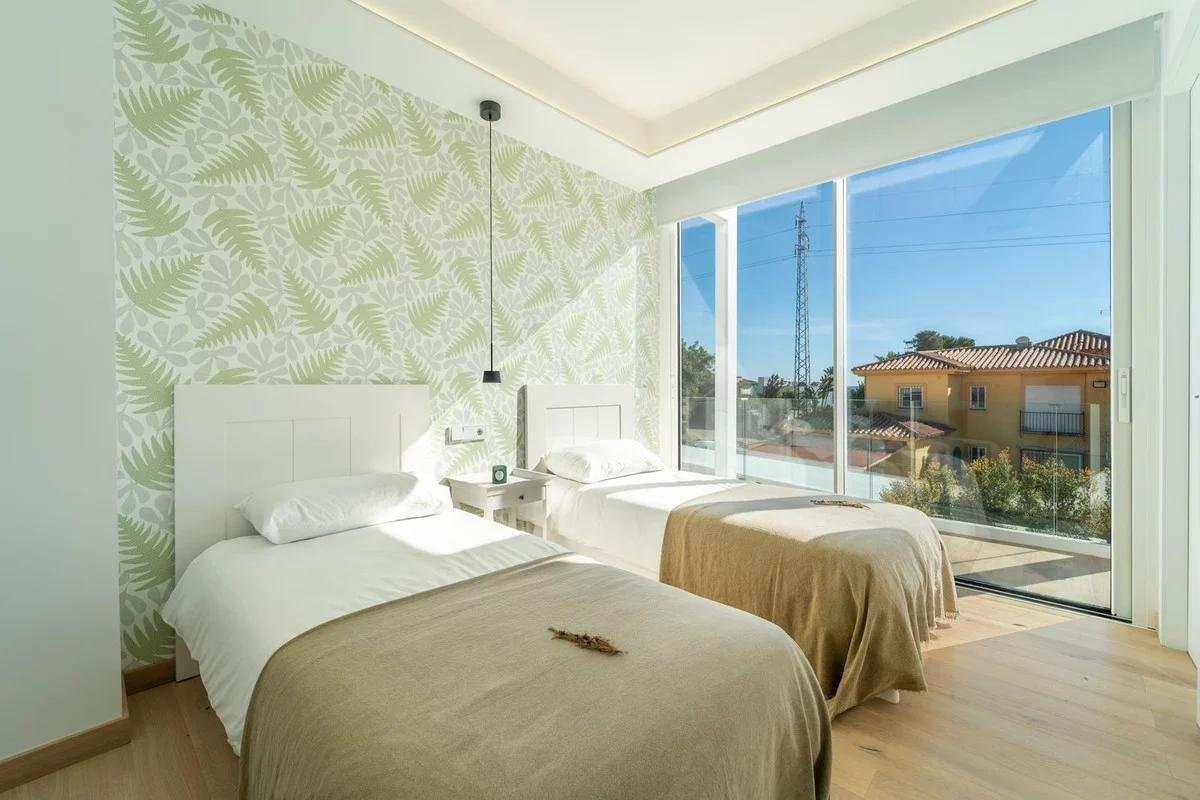 House - Detached Villa, 4 makuuhuonetta