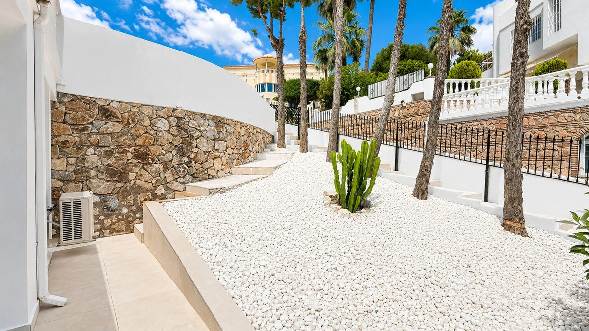 House - Detached Villa, 5 makuuhuonetta