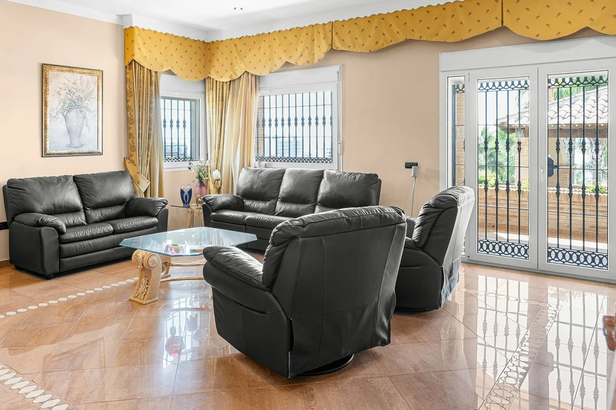House - Detached Villa med 5 soverom