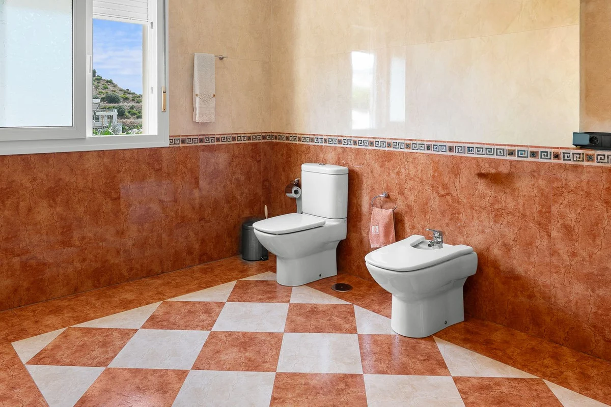 House - Detached Villa med 5 soverom