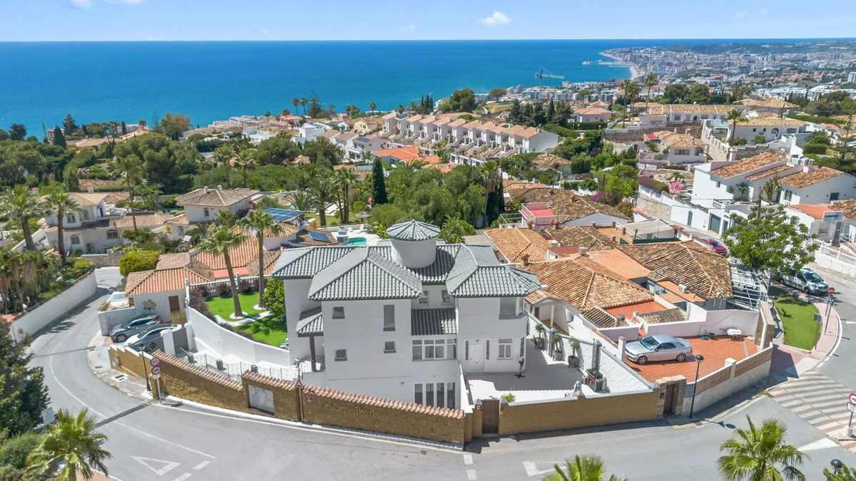 House - Detached Villa med 5 sovrum