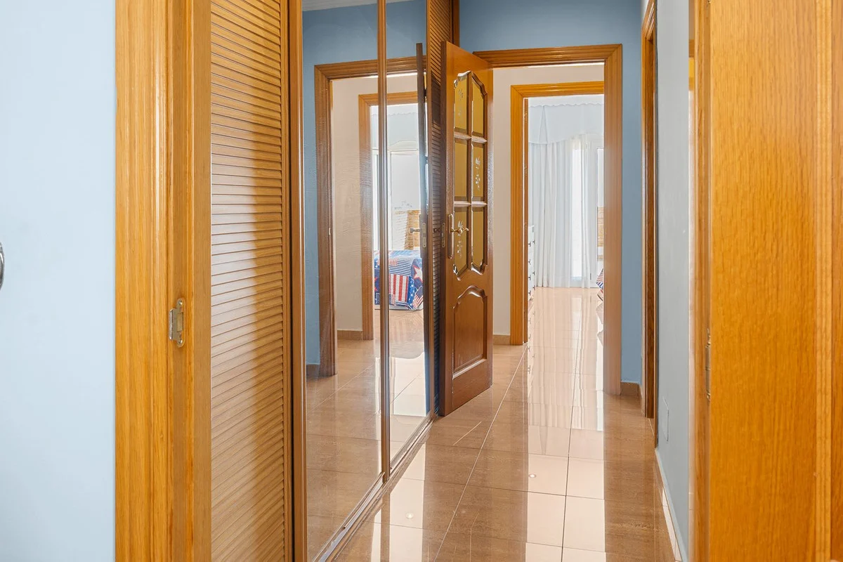 House - Detached Villa med 5 soverom