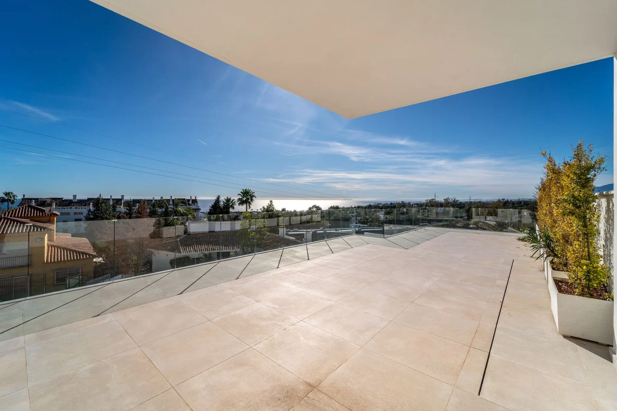 House - Detached Villa, 4 makuuhuonetta