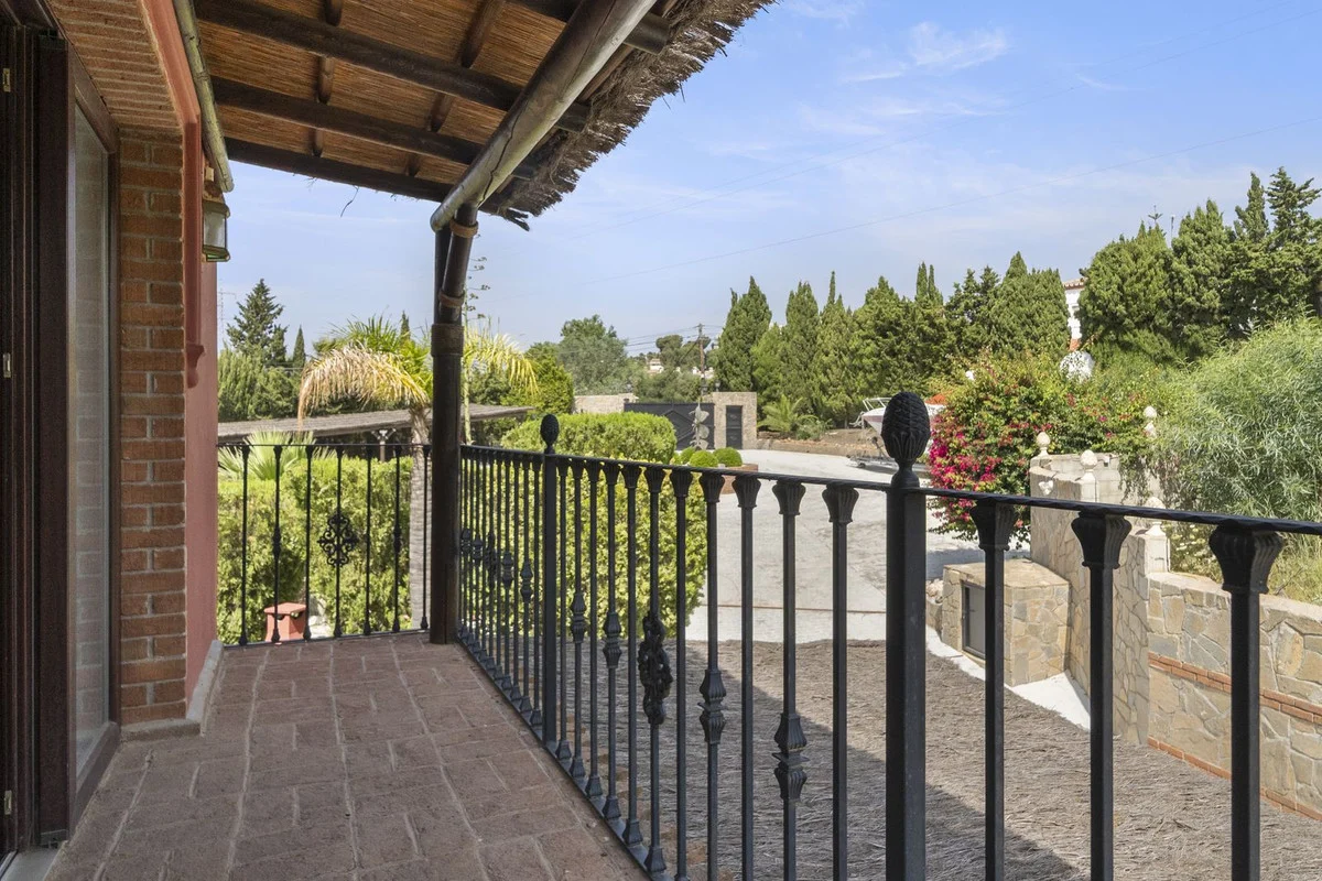 House - Detached Villa med 8 sovrum