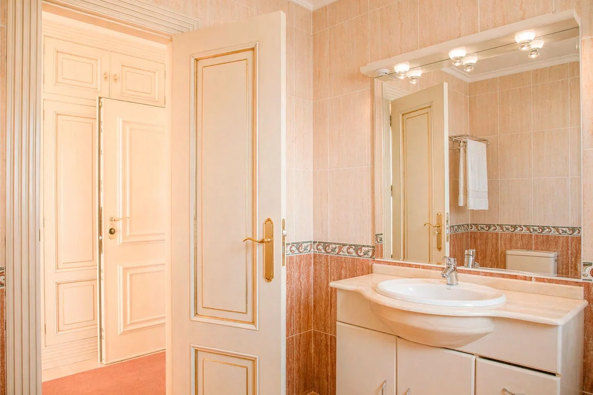 House - Detached Villa med 6 soverom