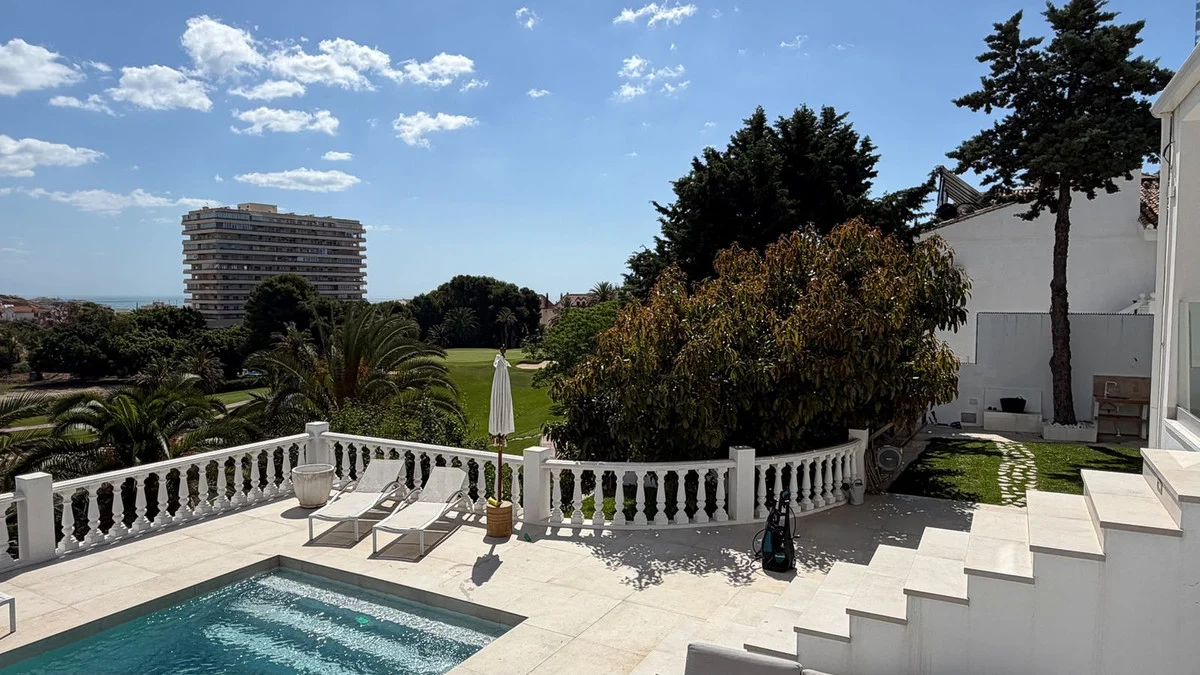 House - Detached Villa, 5 makuuhuonetta