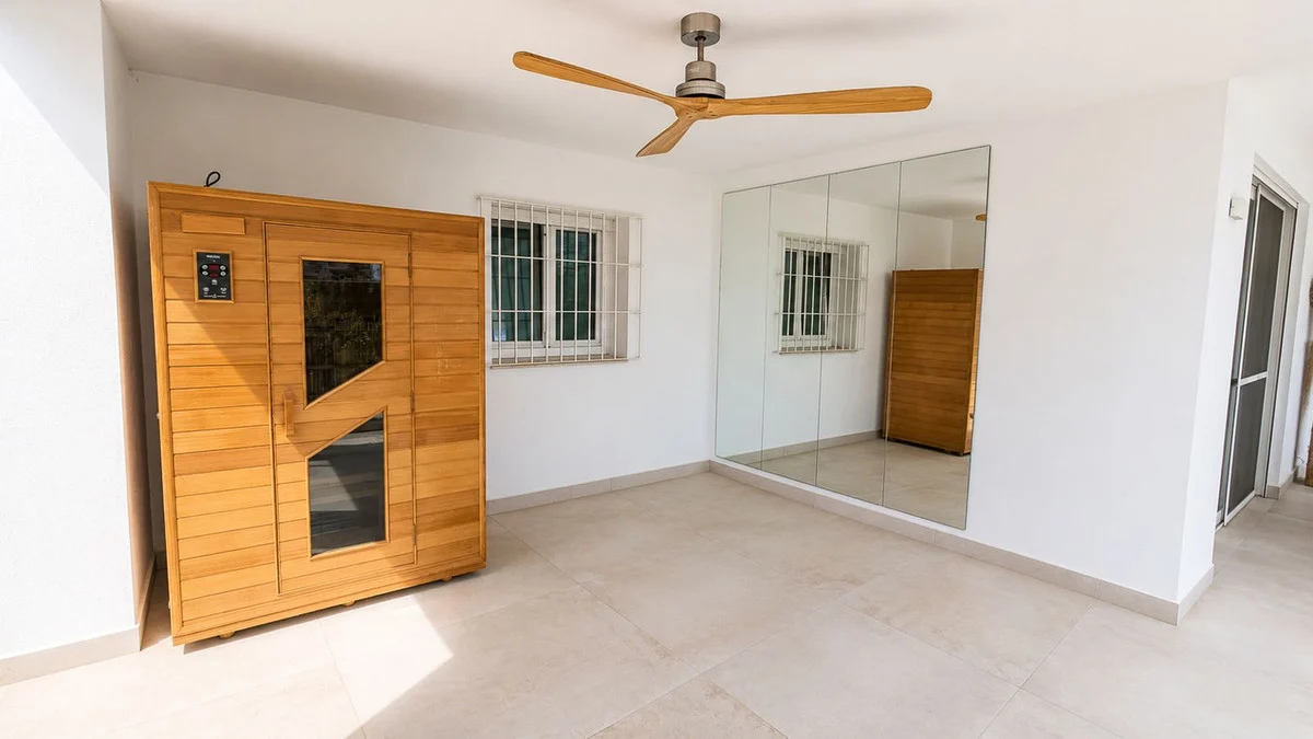 House - Detached Villa, 5 makuuhuonetta