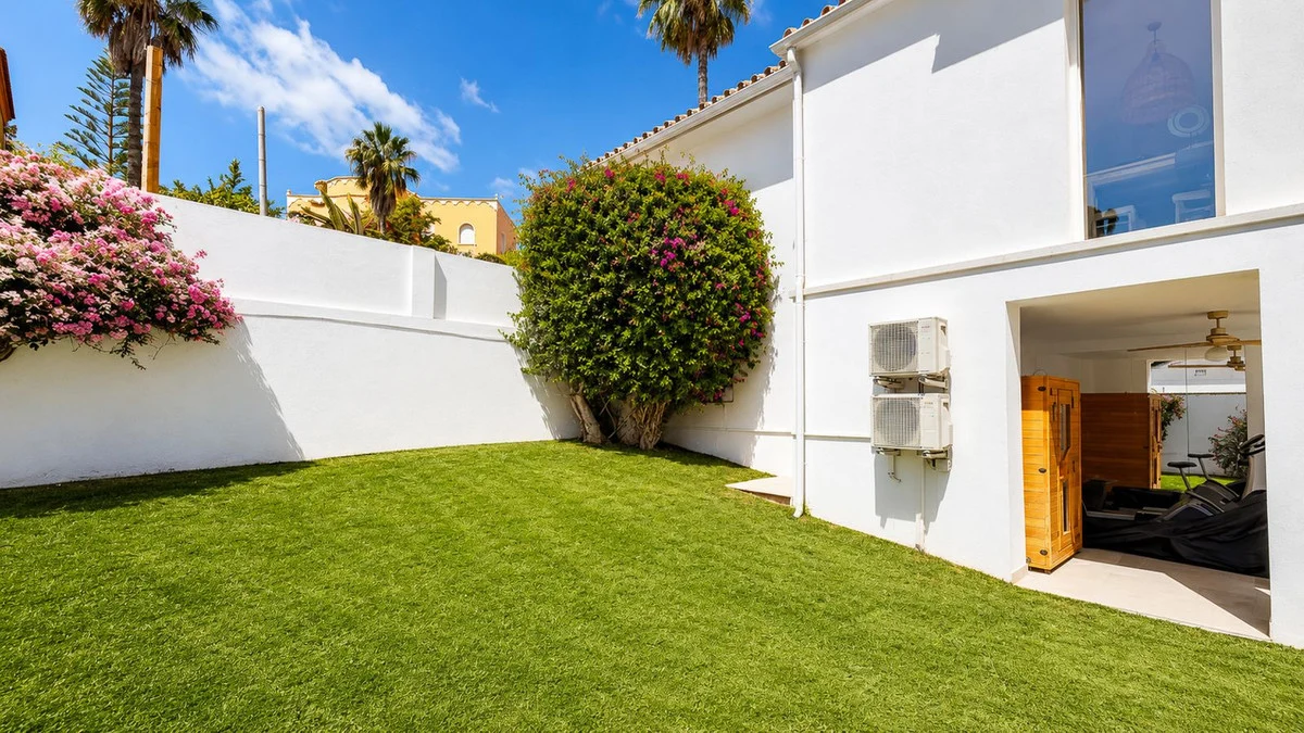 House - Detached Villa, 5 makuuhuonetta