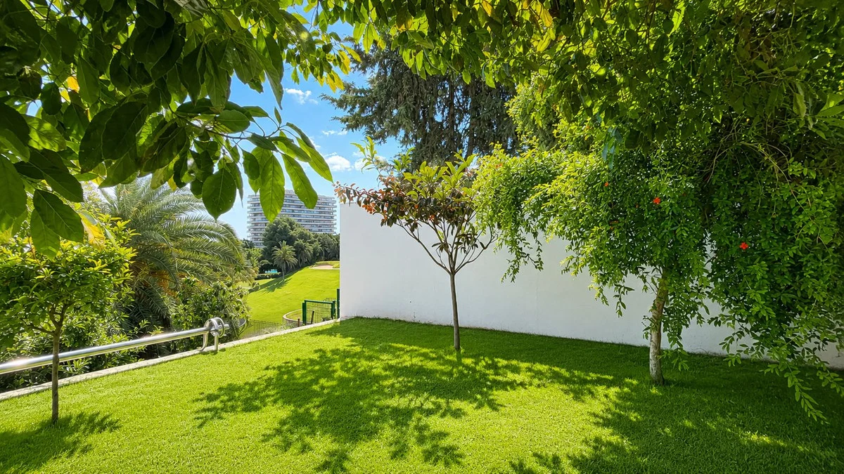 House - Detached Villa, 5 makuuhuonetta