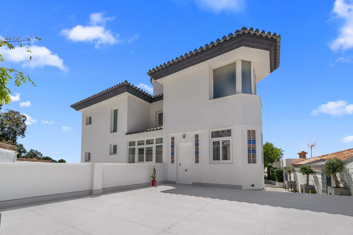 House - Detached Villa med 5 sovrum
