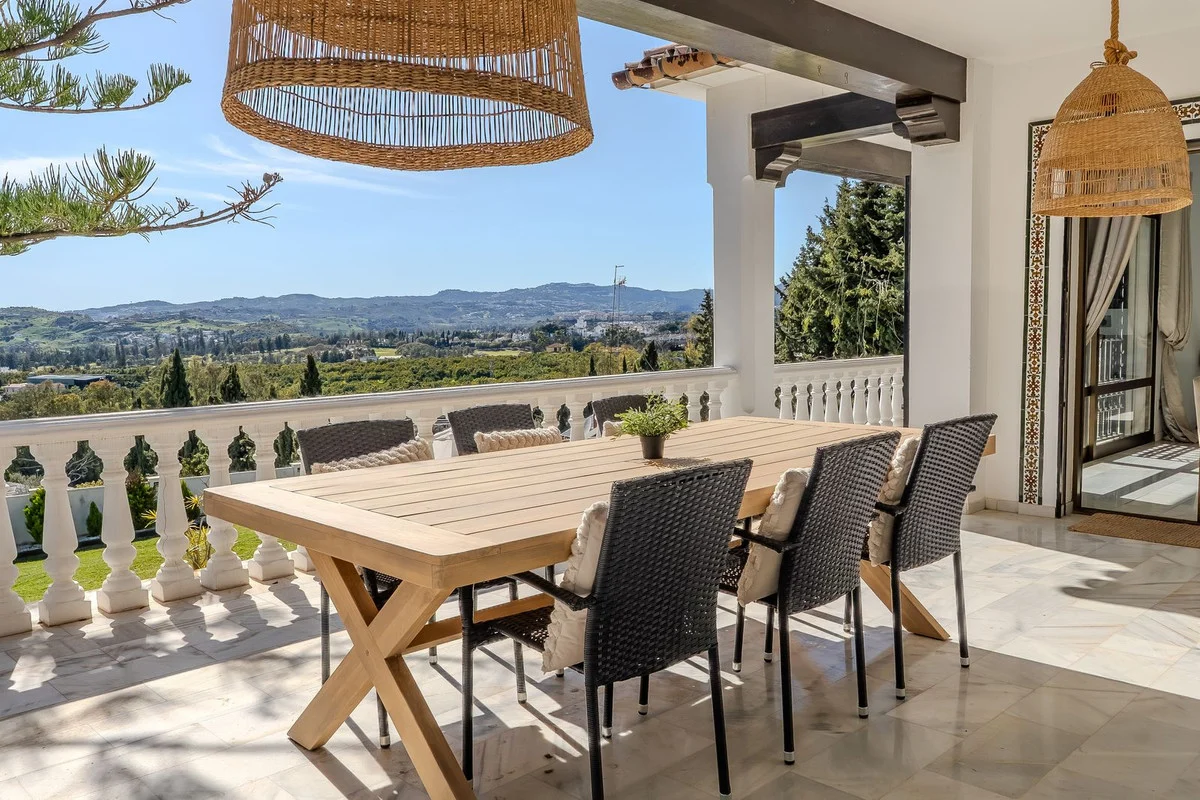 House - Detached Villa, 6 makuuhuonetta