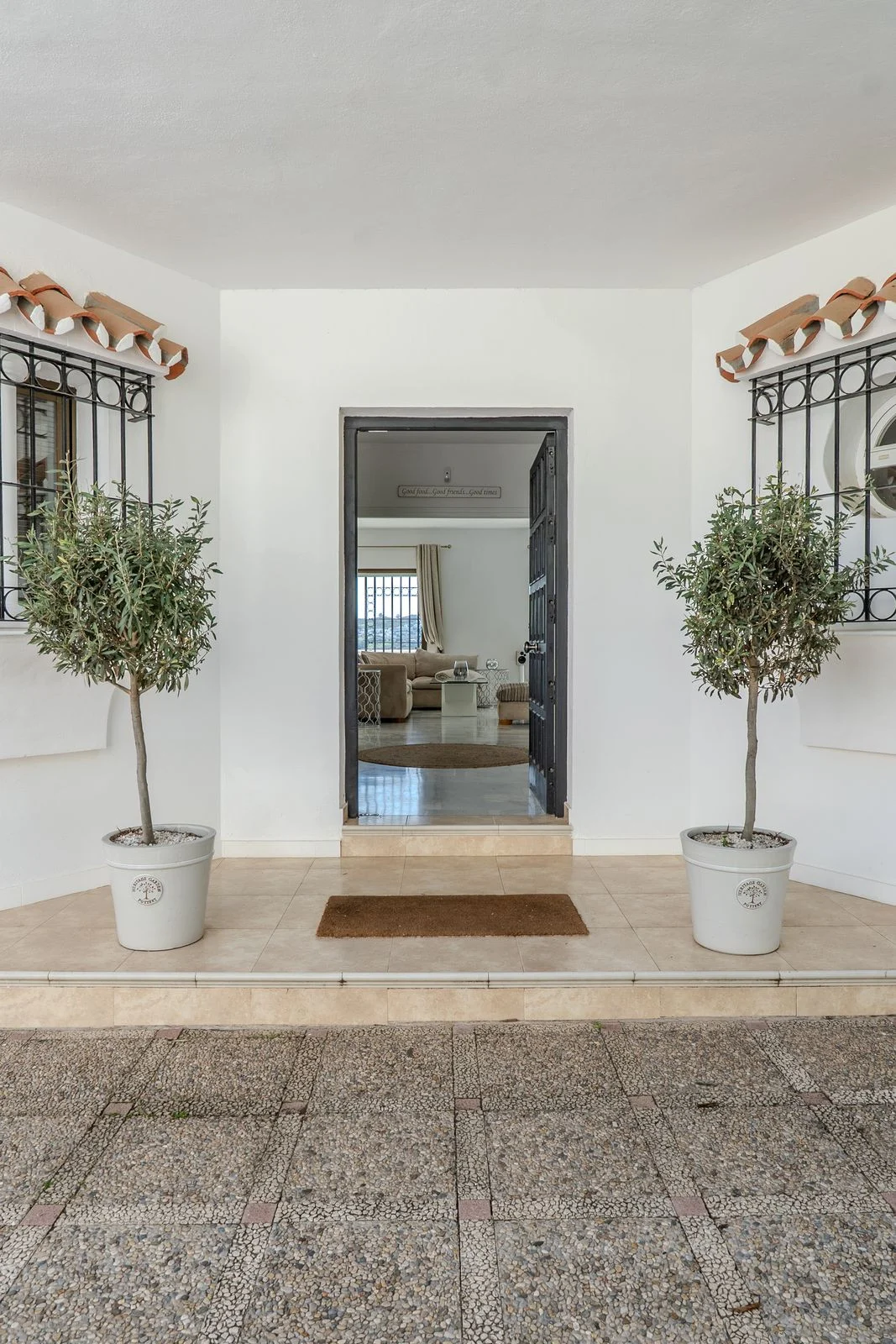 House - Detached Villa, 6 makuuhuonetta