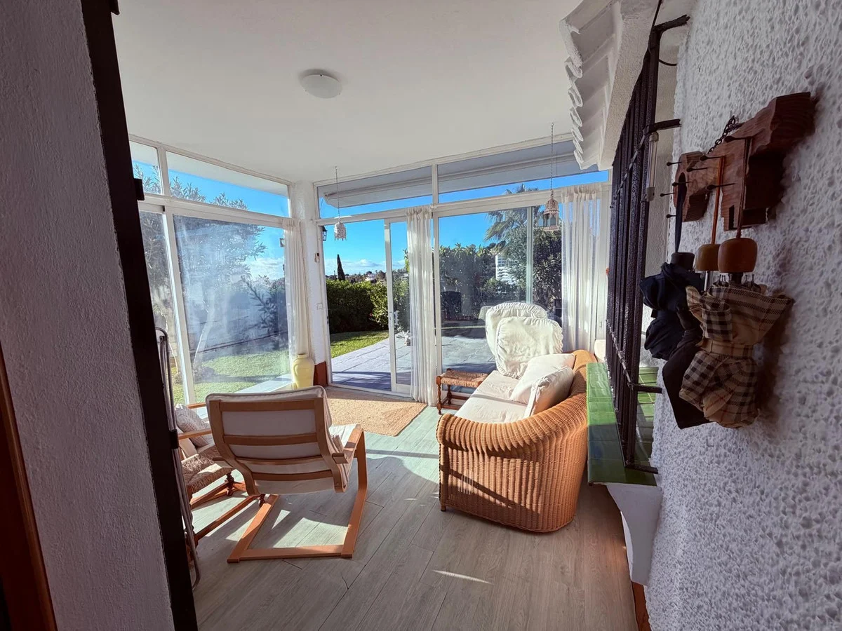 House - Detached Villa med 3 soverom